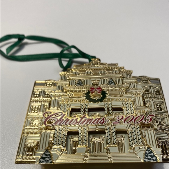 2005 White House Historical Association Gold Christmas Ornament - Picture 2 of 7